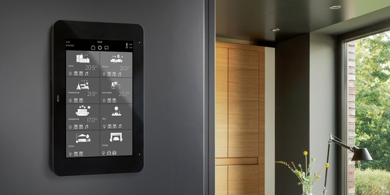 JUNG Smart Panel 8 bei Andreas Caster Elektro-Technik GmbH in Geretsried