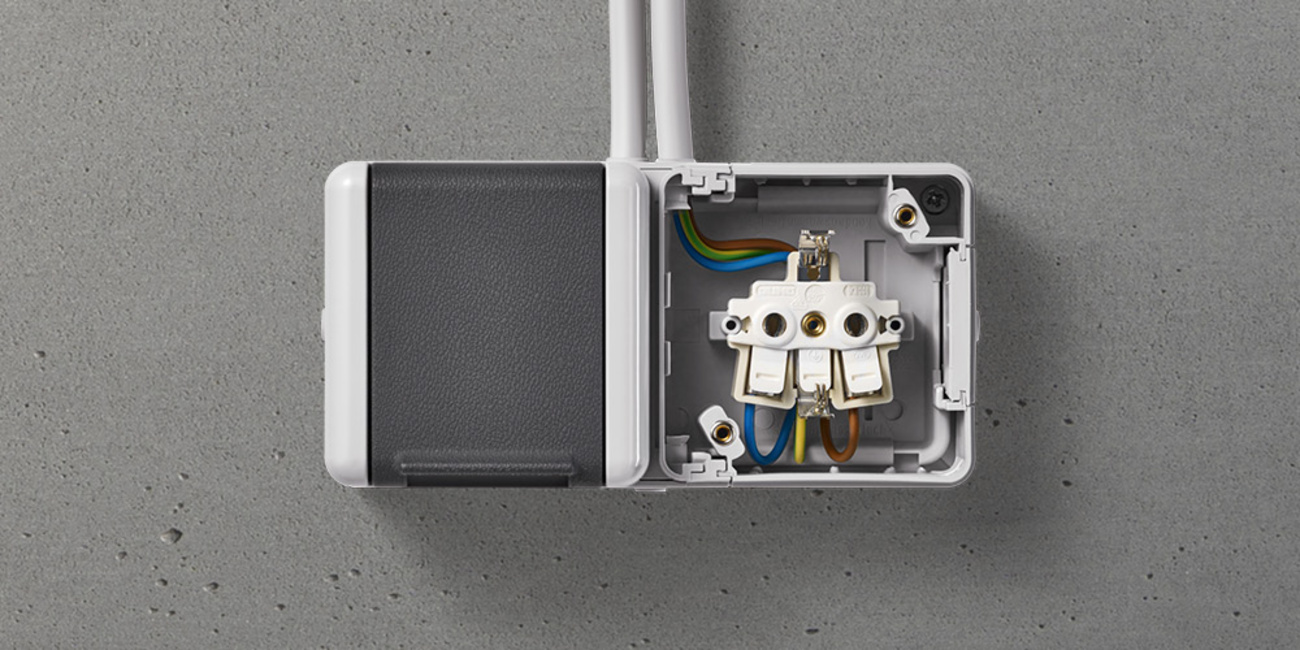 Doppelsteckdose mit Trennsteg bei Andreas Caster Elektro-Technik GmbH in Geretsried